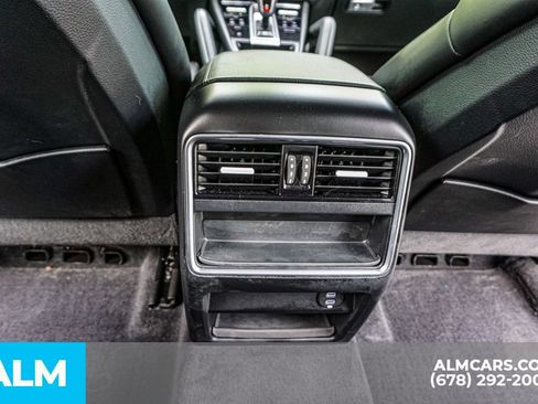 Used 2023 Porsche Cayenne AWD/4WD image 30