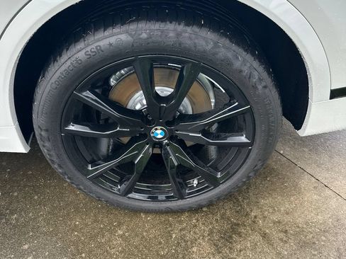 Used 2026 BMW X7 xDrive40i w/ M Sport Package AWD/4WD image 2