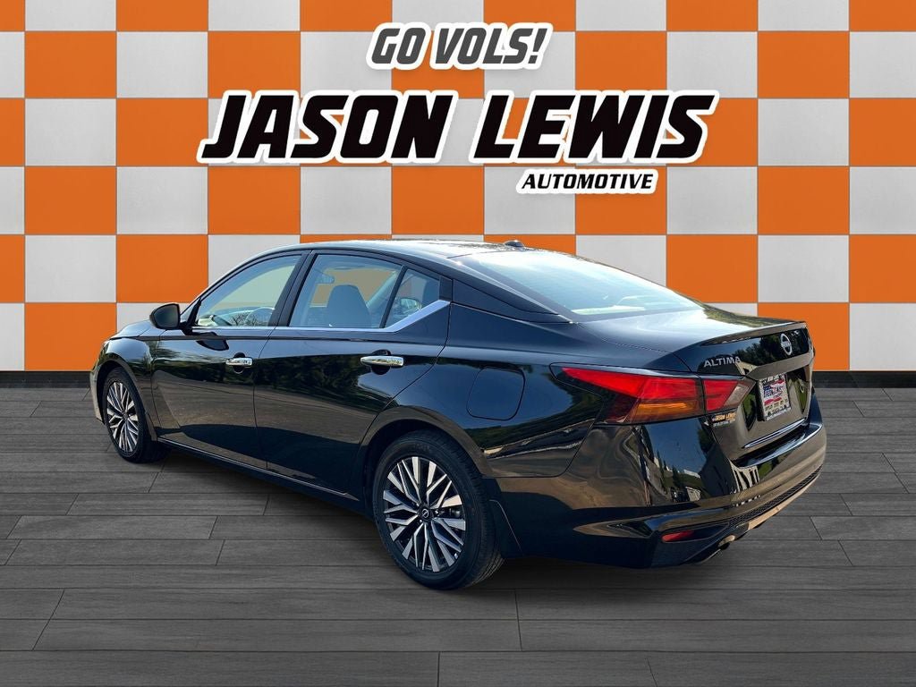 Used 2024 Nissan Altima 2.5 SV w/ SV Premium Package FWD image 5