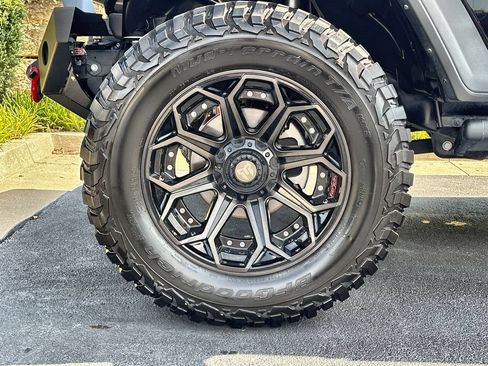 Used 2024 Jeep Wrangler Unlimited Sport AWD/4WD image 10