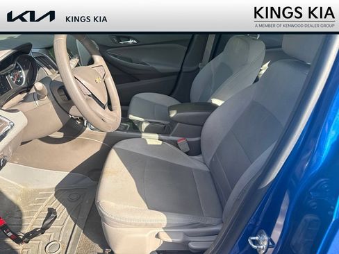 Used 2017 Chevrolet Cruze LT w/ RS Package FWD image 7