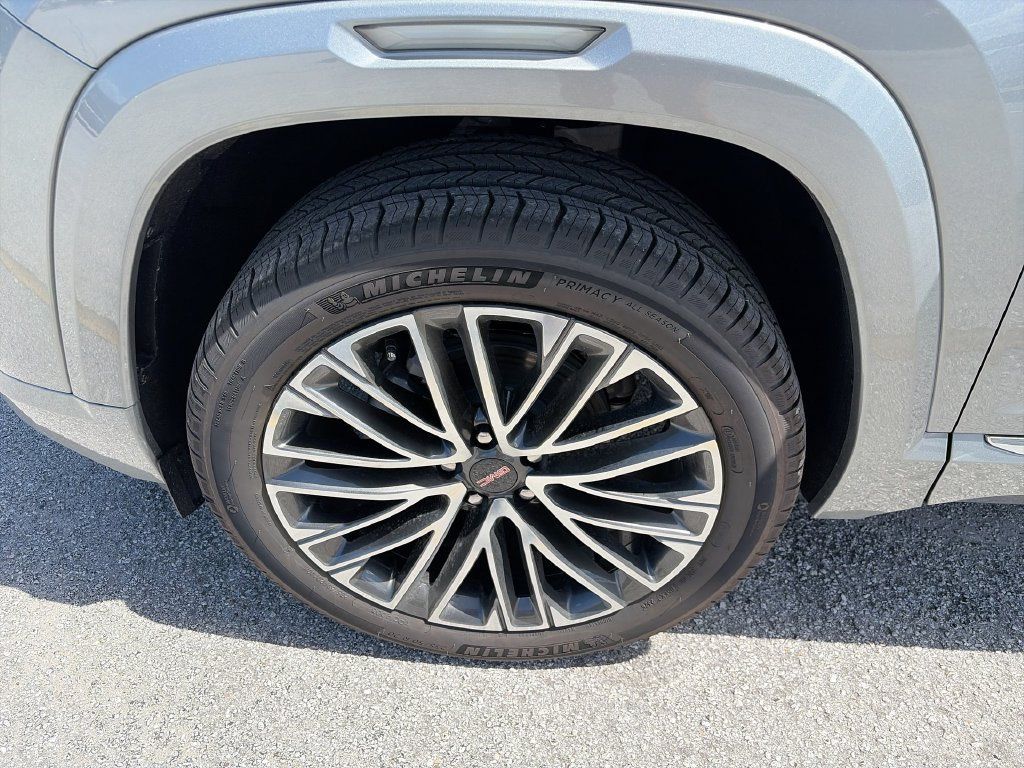 Used 2027 GMC Terrain Denali AWD/4WD image 37