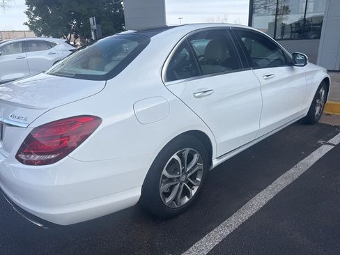 Used 2016 Mercedes-Benz C 300 4MATIC Sedan image 4