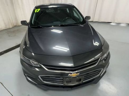 Used 2017 Chevrolet Malibu LT FWD image 3
