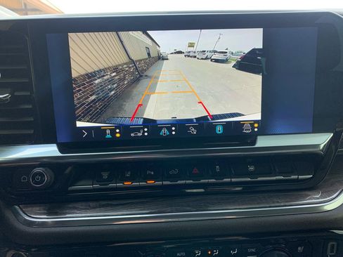 Used 2025 Chevrolet Silverado 2500 LTZ w/ LTZ Convenience Package AWD/4WD image 32