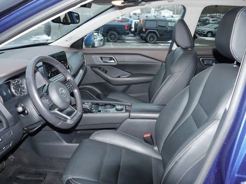 Used 2021 Nissan Rogue SL w/ Premium Package image 2