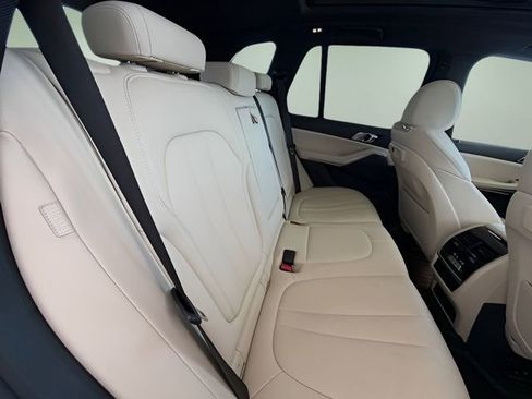 Used 2022 BMW X5 sDrive40i w/ Premium Package RWD image 41