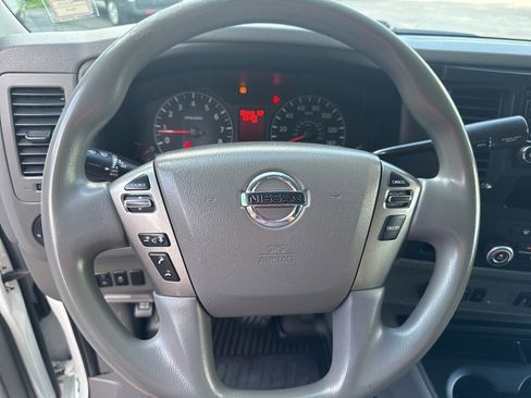 Used 2018 Nissan NV 3500 SV image 6