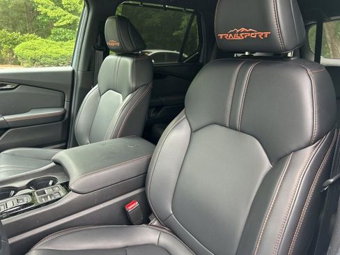 Used 2024 Honda Pilot TrailSport image 7