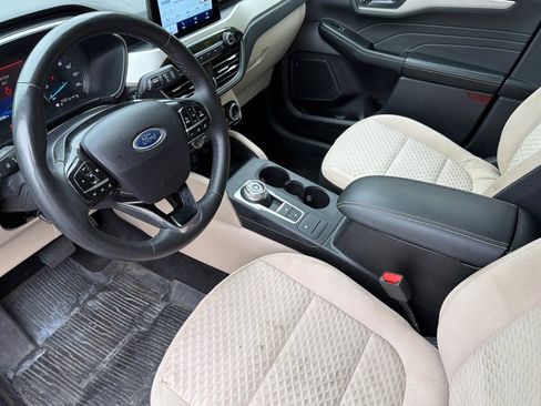 Used 2022 Ford Escape SE w/ Cold Weather Package image 10
