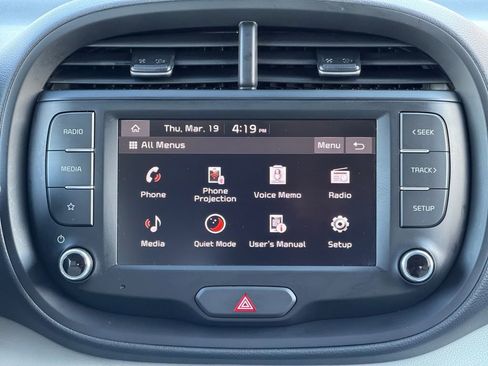 Used 2025 Kia Soul LX w/ LX Technology Package FWD image 13