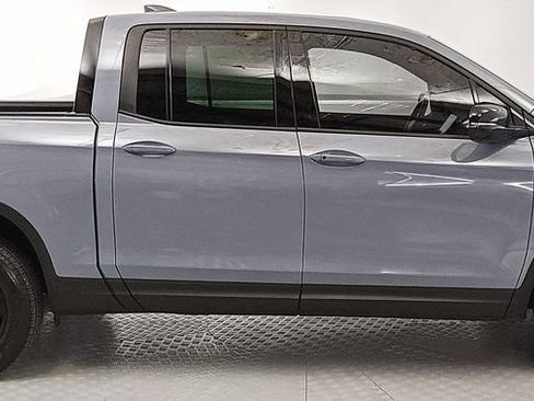 Used 2023 Honda Ridgeline Black Edition image 2
