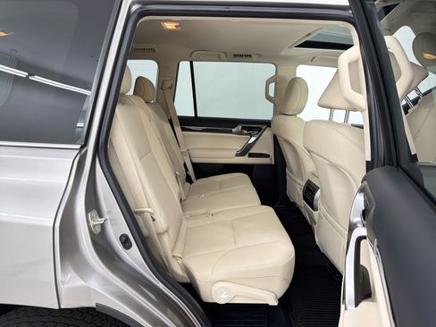 Certified 2022 Lexus GX 460 Premium w/ Premium Package AWD/4WD image 29