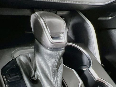Used 2021 Toyota Highlander XLE FWD image 24