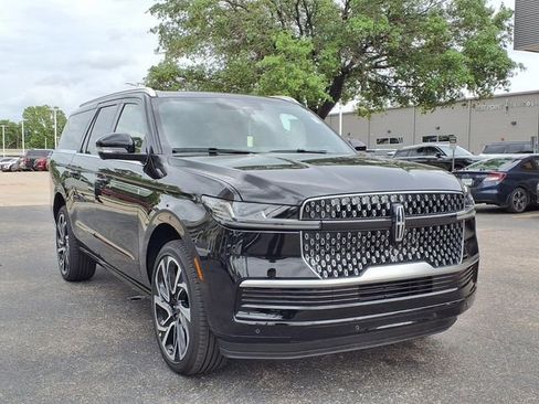 New 2026 Lincoln Navigator L Reserve AWD/4WD image 4