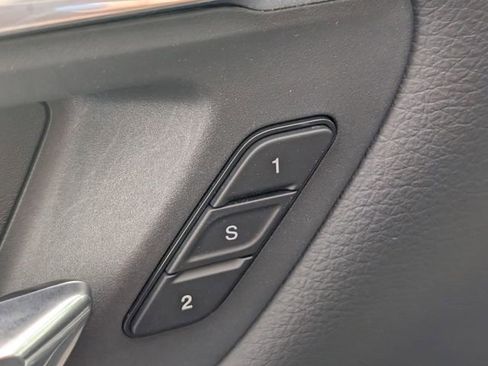 Used 2019 RAM 1500 Laramie image 11