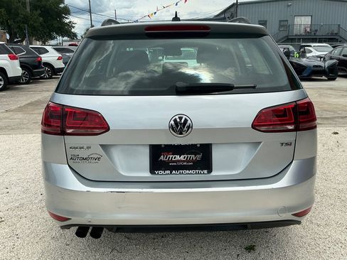 Used 2016 Volkswagen Golf S image 8