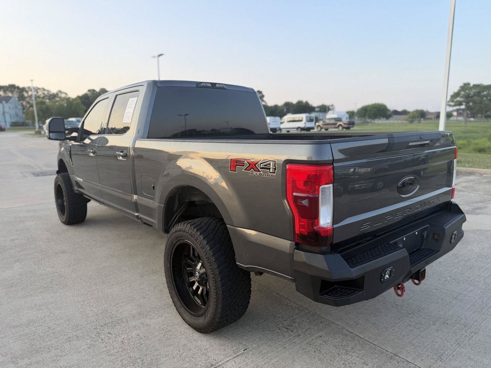 Used 2017 Ford F250 Lariat w/ Lariat Ultimate Package AWD/4WD image 10