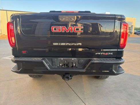 Used 2022 GMC Sierra 1500 AT4X image 4