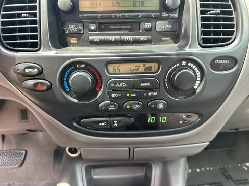 Used 2003 Toyota Sequoia SR5 AWD/4WD image 36