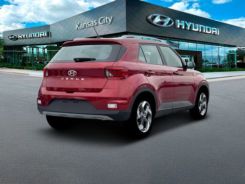 New 2025 Hyundai Venue SEL image 7