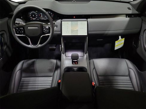New 2025 Land Rover Discovery Sport Dynamic SE image 25