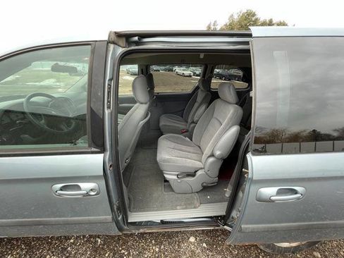Used 2006 Dodge Caravan SXT image 22