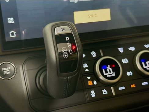 Used 2026 Land Rover Defender 110 X-Dynamic SE image 19