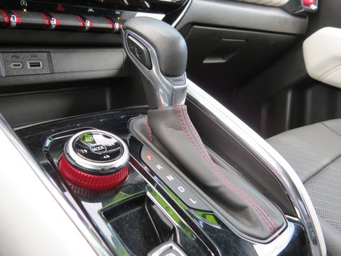 Used 2023 GMC Canyon AT4X image 32