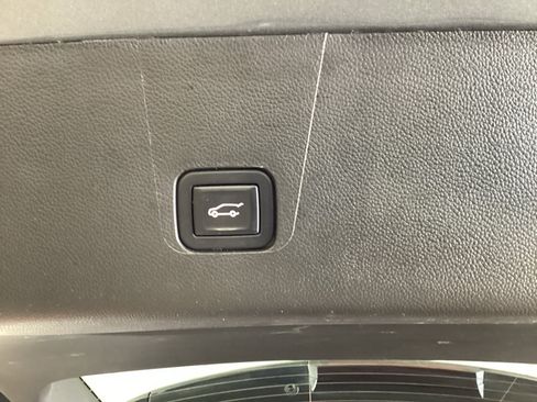 Used 2021 Chevrolet Traverse RS w/ LPO, Floor Liner Package AWD/4WD image 37