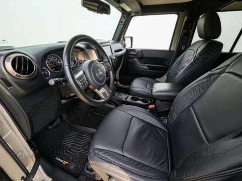 Used 2018 Jeep Wrangler Unlimited Sport AWD/4WD image 9