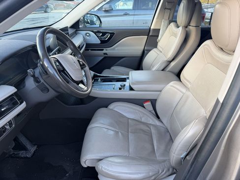 Used 2020 Lincoln Aviator Reserve w/ Equipment Group 202A image 5