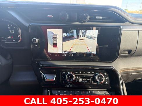 Used 2024 GMC Sierra 1500 AT4 w/ AT4 Premium Package AWD/4WD image 10
