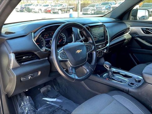 Used 2022 Chevrolet Traverse LT image 13
