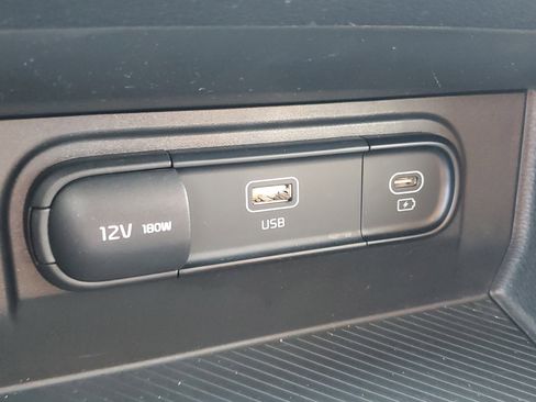 Used 2025 Kia Sportage LX FWD image 20
