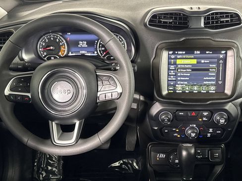 Used 2023 Jeep Renegade Latitude AWD/4WD image 11