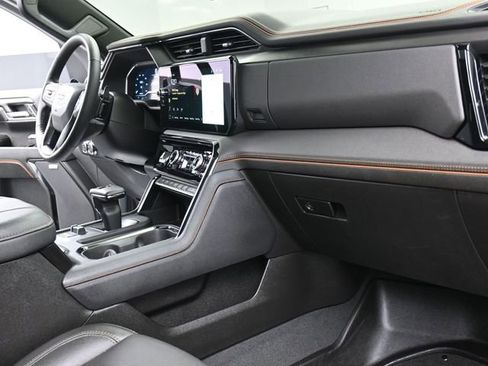 Used 2023 GMC Sierra 1500 AT4 w/ Technology Package AWD/4WD image 27