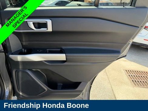 Used 2021 Ford Explorer XLT RWD image 36