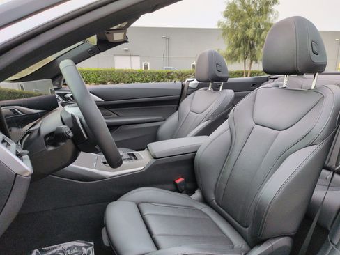 Used 2025 BMW 430i Convertible w/ Convenience Package image 16