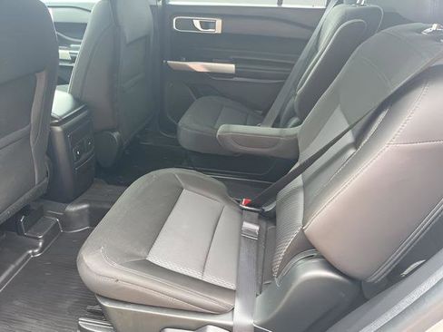 Used 2022 Ford Explorer XLT AWD/4WD image 27