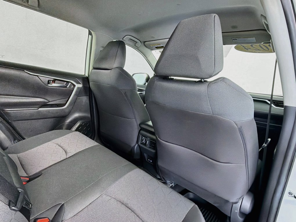Used 2024 Toyota RAV4 XLE AWD/4WD image 26