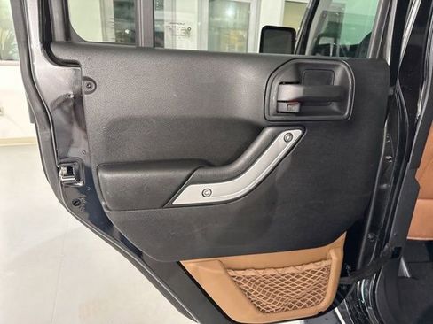 Used 2017 Jeep Wrangler Unlimited Sahara w/ Max Tow Package image 16