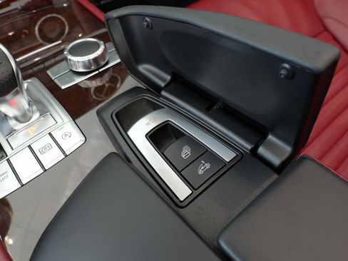 Used 2018 Mercedes-Benz SL 550 image 51