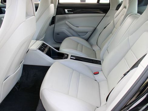 Used 2018 Porsche Panamera 4 AWD/4WD image 18