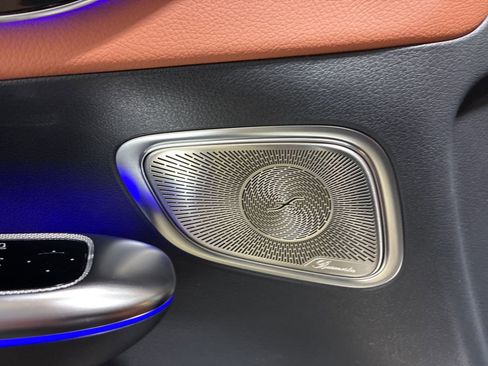 Used 2025 Mercedes-Benz GLC 350e 4MATIC image 14