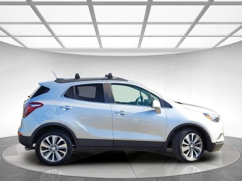 Used 2020 Buick Encore Preferred image 2