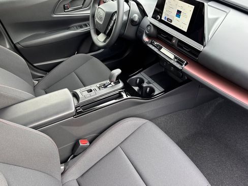 New 2026 Toyota Prius Plug-In Hybrid FWD image 18