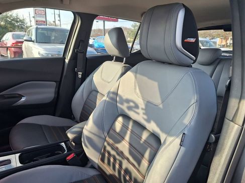 Used 2023 Nissan Kicks SR w/ SR Premium Package image 11