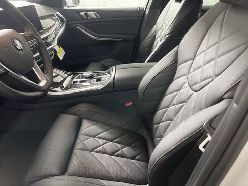 Used 2024 BMW X5 xDrive40i w/ Parking Assistance Package image 9