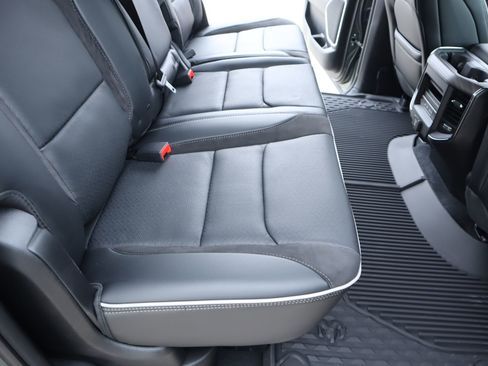 New 2026 RAM 1500 Laramie AWD/4WD image 15